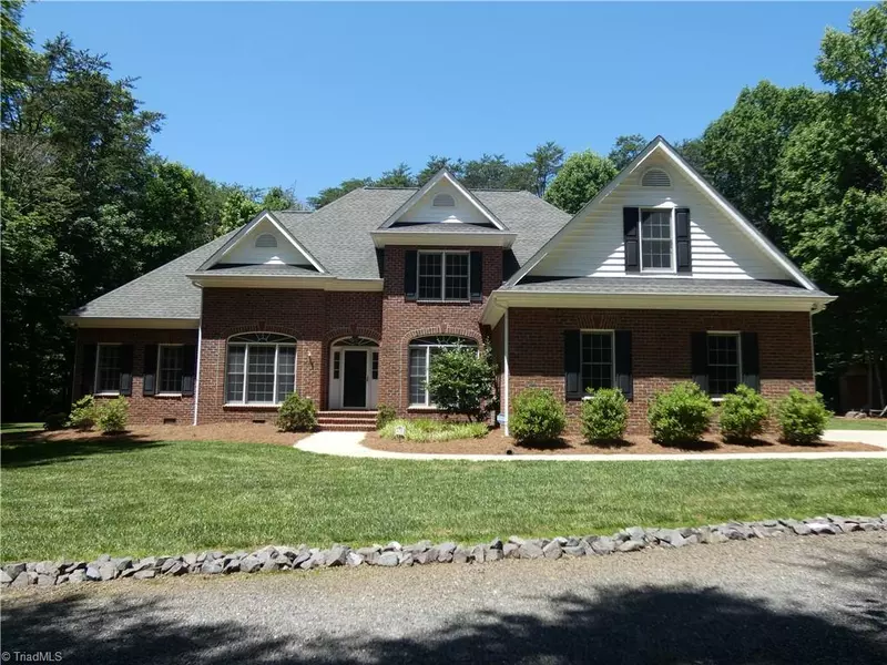 470 Rabbit Farm TRL, Advance, NC 27006