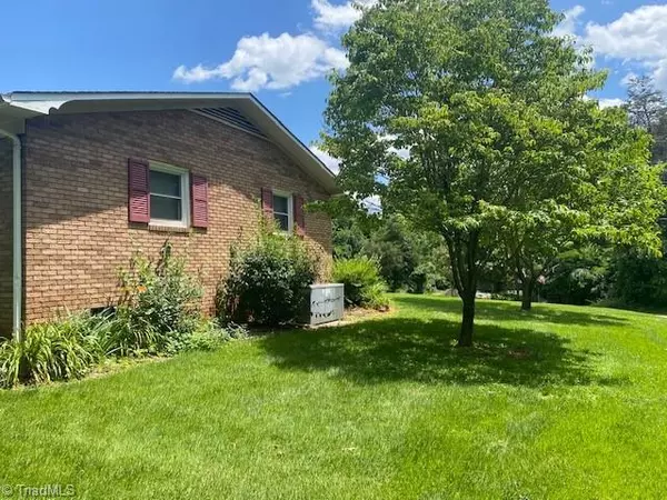 North Wilkesboro, NC 28659,472 Brown Berry RD