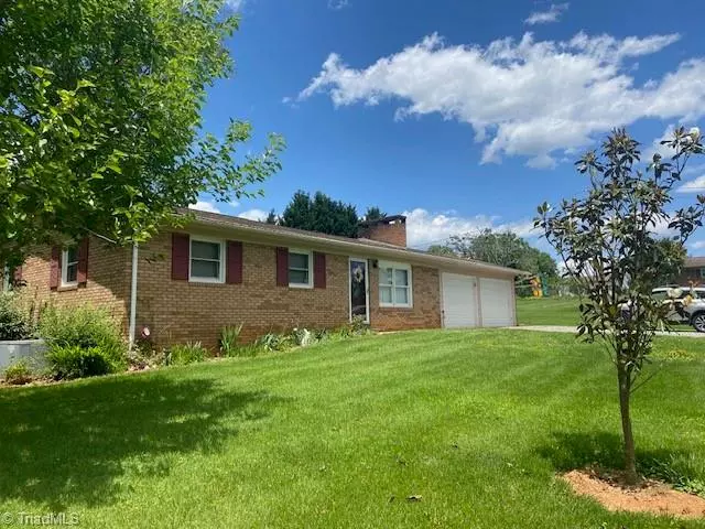 North Wilkesboro, NC 28659,472 Brown Berry RD