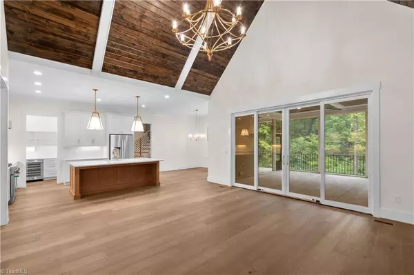 Oak Ridge, NC 27310,6386 Whitaker TRCE