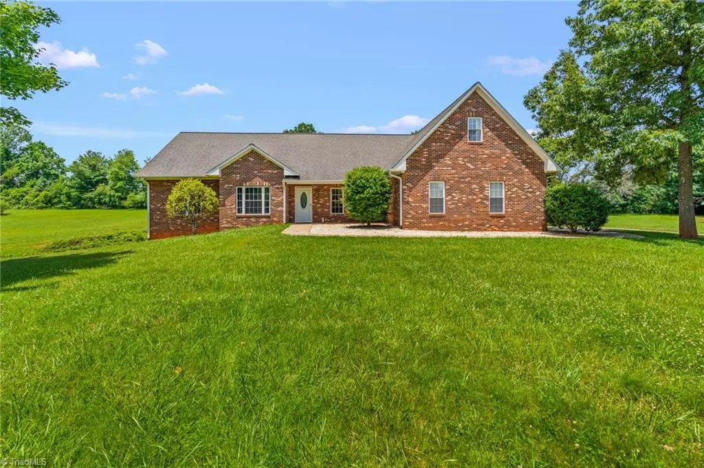 Mocksville, NC 27028,219 White Dove WAY