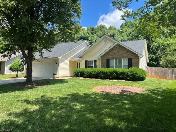 569 Orchard Ridge LN, Greensboro, NC 27455