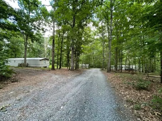 1535 Miles Moffitt RD, Asheboro, NC 27205