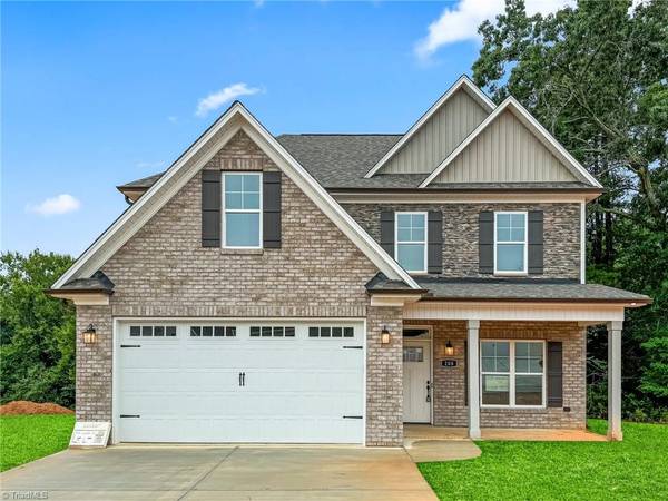 208 Wynnfall DR, Lexington, NC 27295