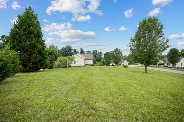 Madison, NC 27025,470 Dogwood Acres LN