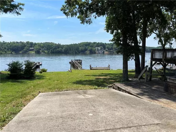 Lexington, NC 27292,349 High Rock DR