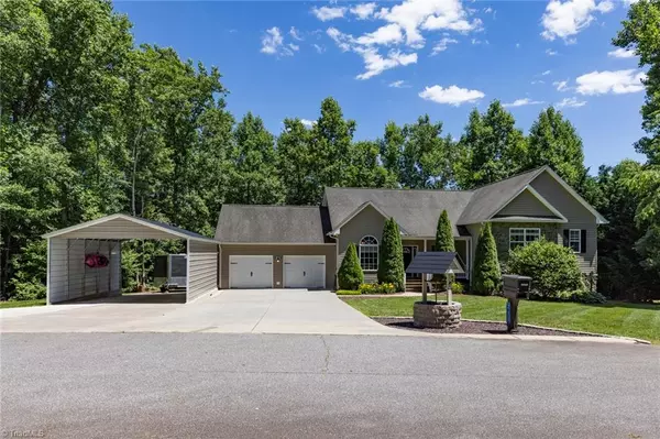 Purlear, NC 28665,211 Franklin CT