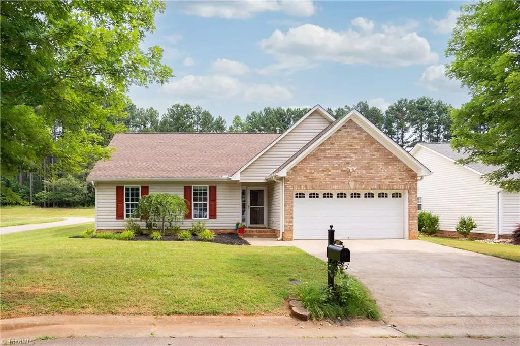 Pfafftown, NC 27040,1567 Crestlawn TRL