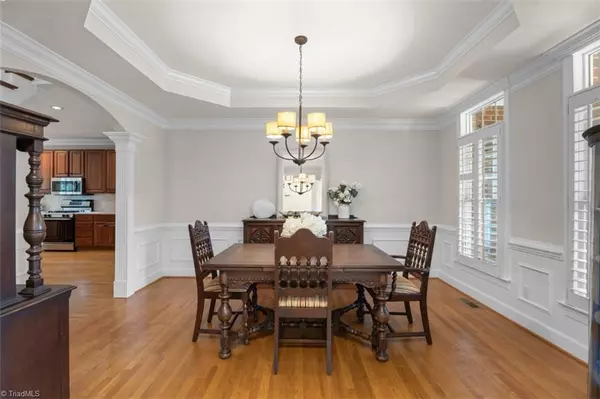 Winston Salem, NC 27106,4205 Holly Hill LN