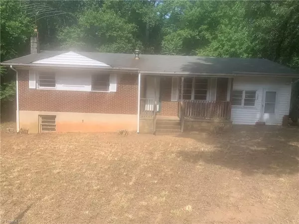 124 STRAWS TRL, Eden, NC 27288