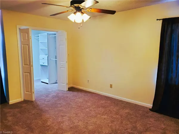 Winston Salem, NC 27104,704 Woodbury Knolls DR