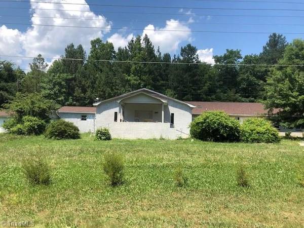 11267 US Highway 64, Thomasville, NC 27360