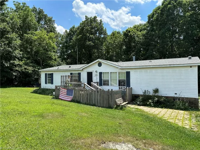 234 Amos LN, Mount Airy, NC 27030