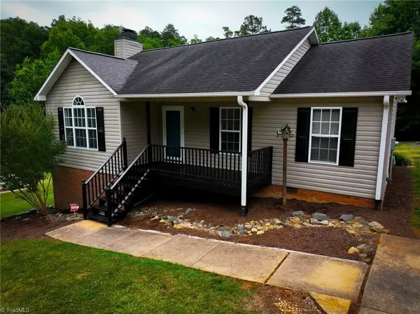 King, NC 27021,112 Conifer CT