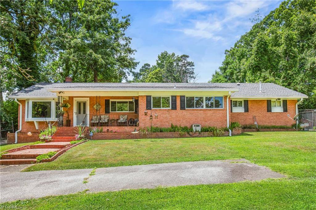 317 Dogwood CIR, High Point, NC 27260