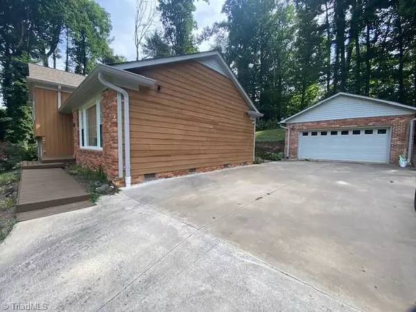 Wilkesboro, NC 28697,1524 Cedar LN