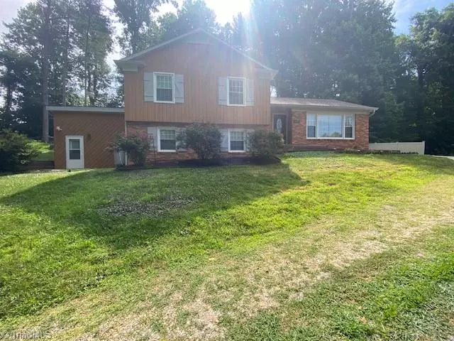 Wilkesboro, NC 28697,1524 Cedar LN