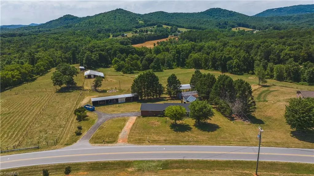 5373 Nc Highway 16, Taylorsville, NC 28681