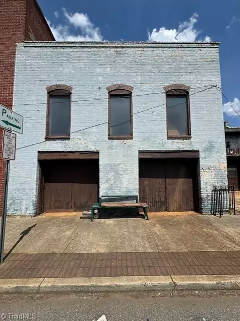 Reidsville, NC 27320,243 SW Market ST