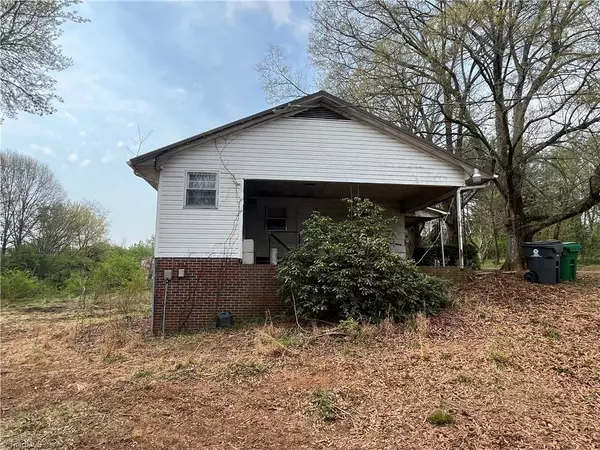 King, NC 27021,116 & 120 Knight ST