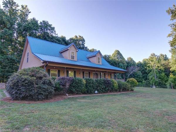 168 Marlow Woods LN, Statesville, NC 28625