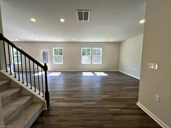 King, NC 27021,110 Piebald DR