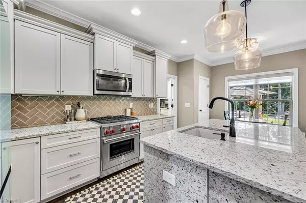 Madison, NC 27025,195 Sitting Rock DR