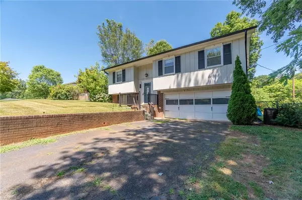 King, NC 27021,221 Queensland CT