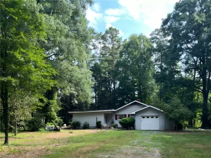 2548 Brook Cove RD, Walnut Cove, NC 27052