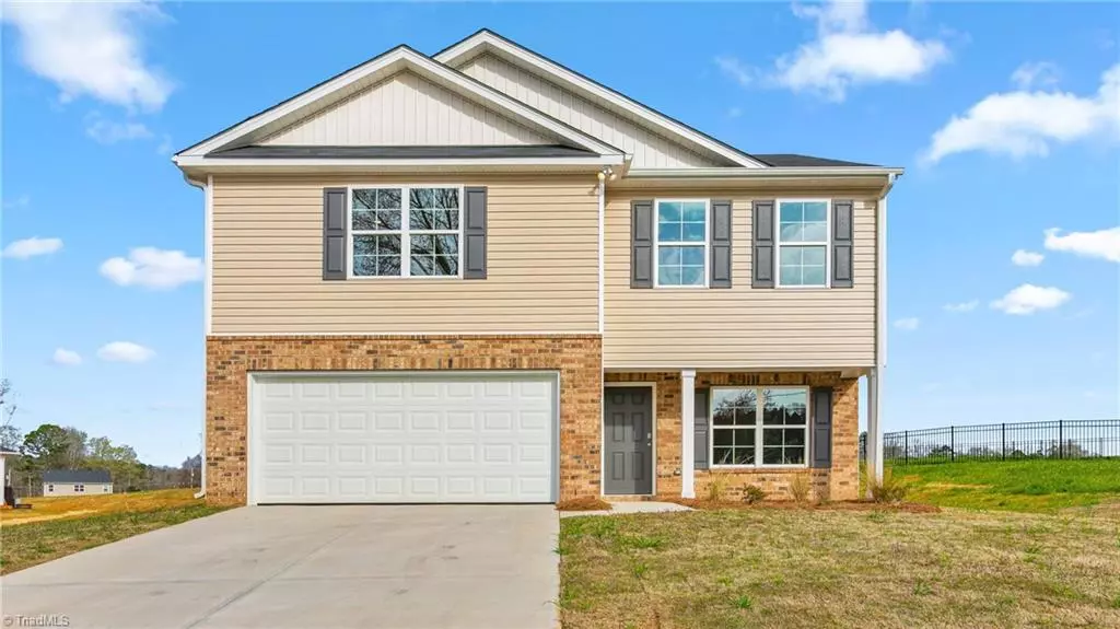 670 Towhee TRL, Lexington, NC 27295