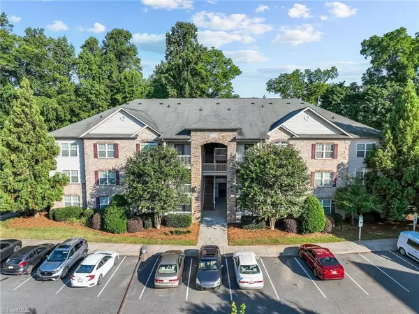 4505 Old Battleground RD #208, Greensboro, NC 27410