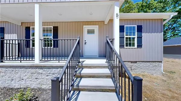 Thomasville, NC 27360,5 CLOVER LN