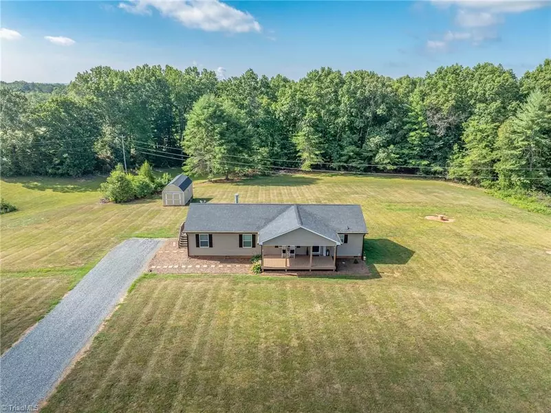 1083 Hickory Fork RD, Walnut Cove, NC 27052