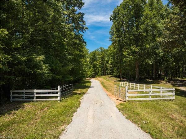 1230 Delta Acres RD, Sandy Ridge, NC 27046