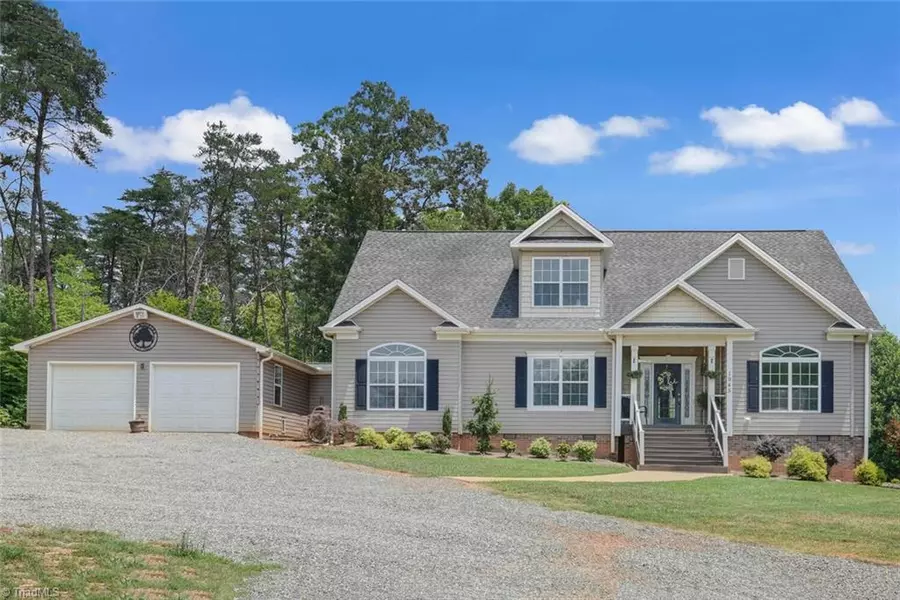 1945 Ashley LOOP, Reidsville, NC 27320