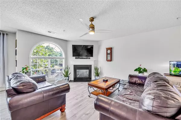 High Point, NC 27265,6109 Hedgecock CIR #2D