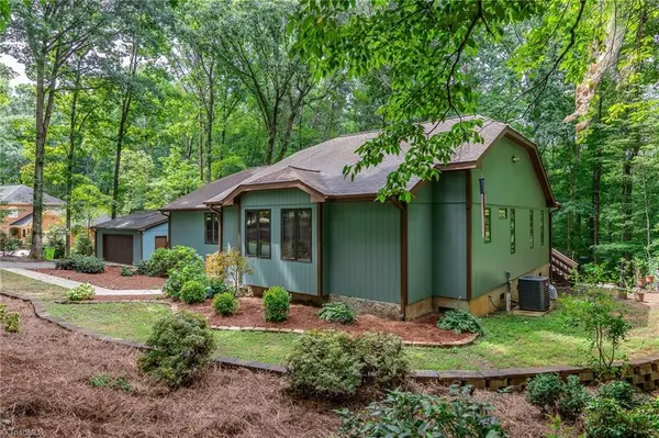 Oak Ridge, NC 27310,4907 Golden Oaks DR