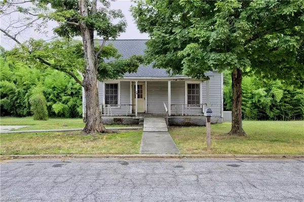 49 Mill ST, Lexington, NC 27295