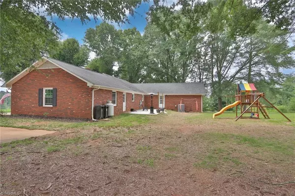 Hamptonville, NC 27020,5224 Sparks RD