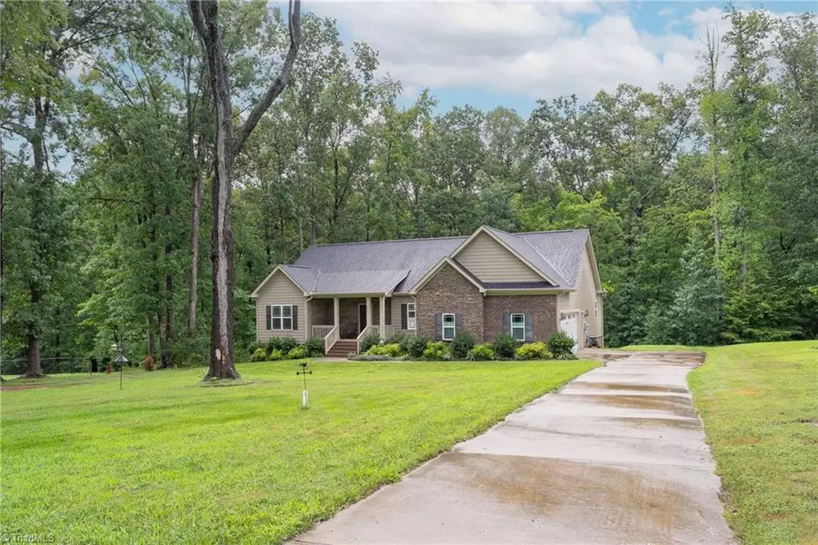 4057 Mackenzie DR, Haw River, NC 27258