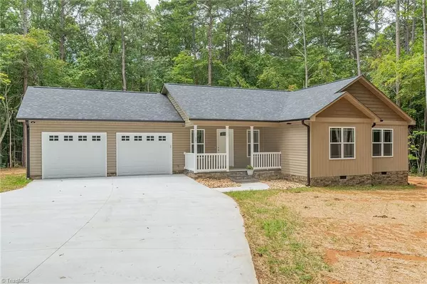 301 Selbrook LN, Lexington, NC 27292