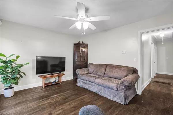 King, NC 27021,1158 Old 52 RD S