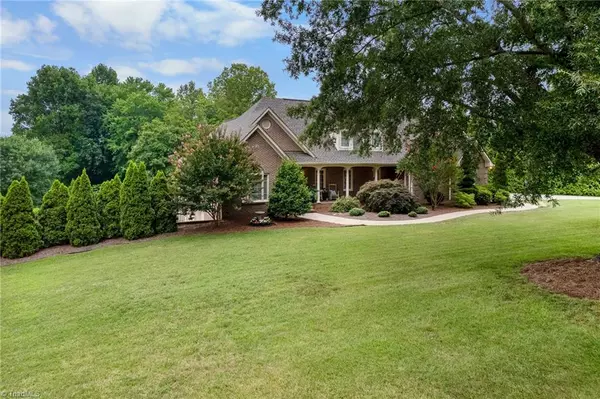 Kernersville, NC 27284,5548 Long Walk DR