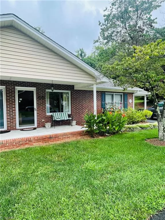 Mount Airy, NC 27030,2033 N Main ST #A