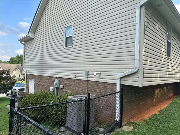Winston-salem, NC 27127,4726 Eagle PATH
