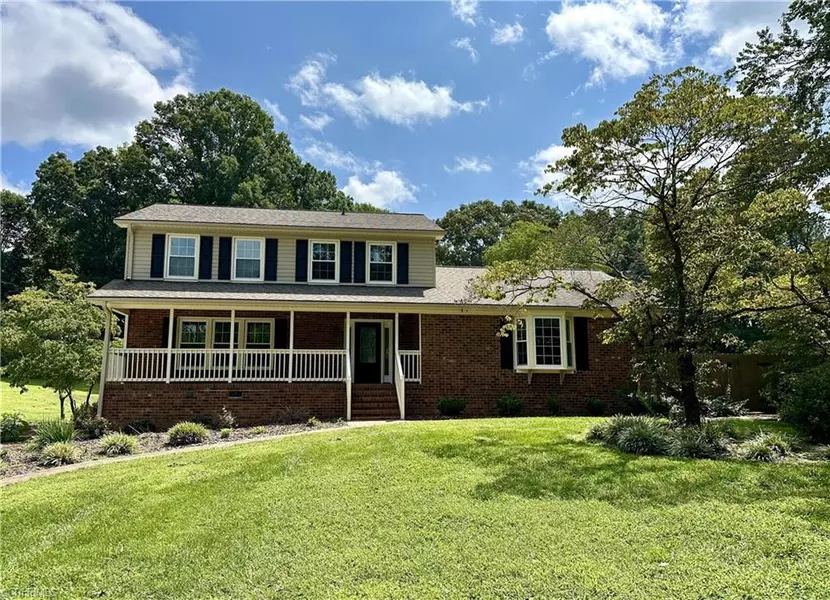 7524 Whitaker DR, Summerfield, NC 27358