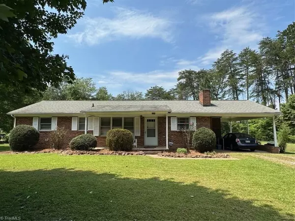 6096 Stanleyville DR, Rural Hall, NC 27045