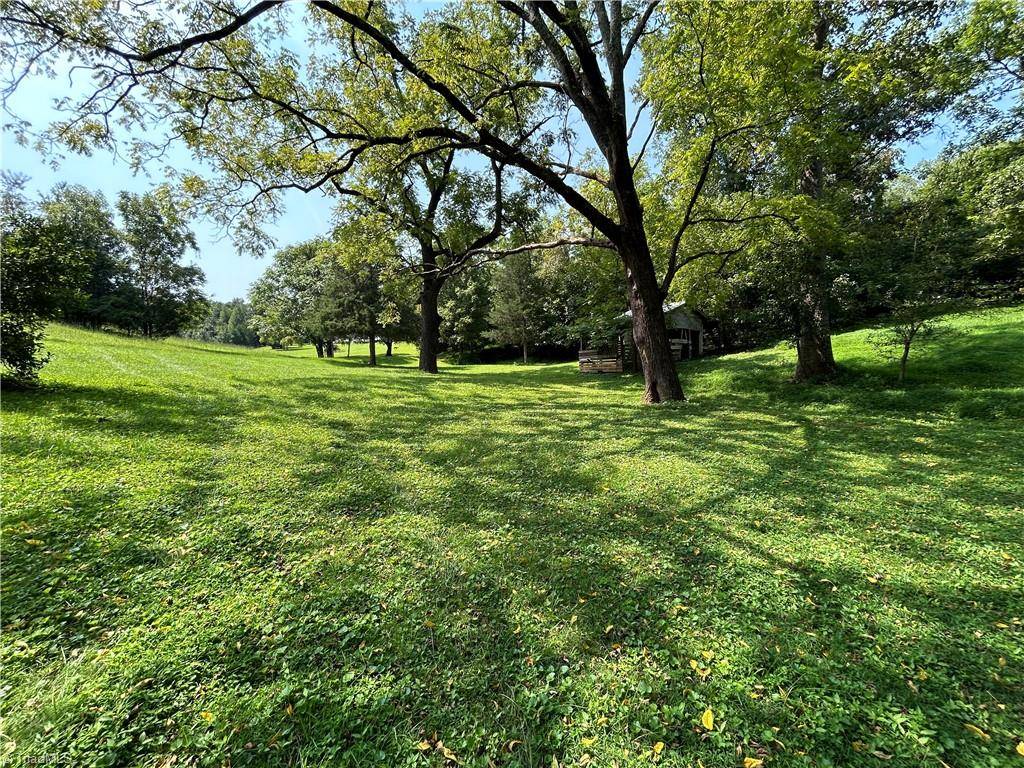 8010 Homestead Farm RD, Belews Creek, NC 27009