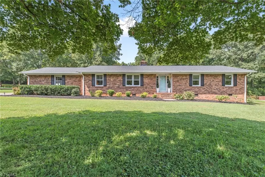 221 Random RD, Mocksville, NC 27028