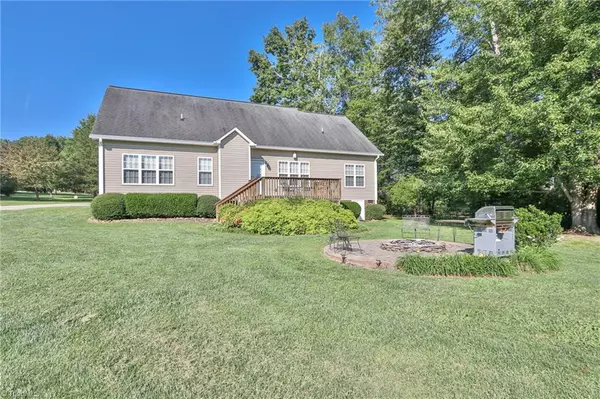 Yadkinville, NC 27055,4924 Bent Tree WAY